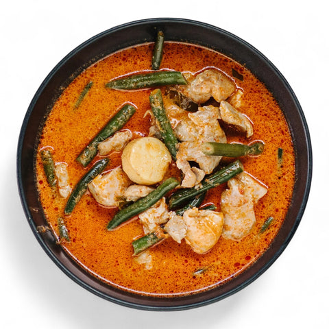 Foxes Den Massaman Chicken Curry 600G